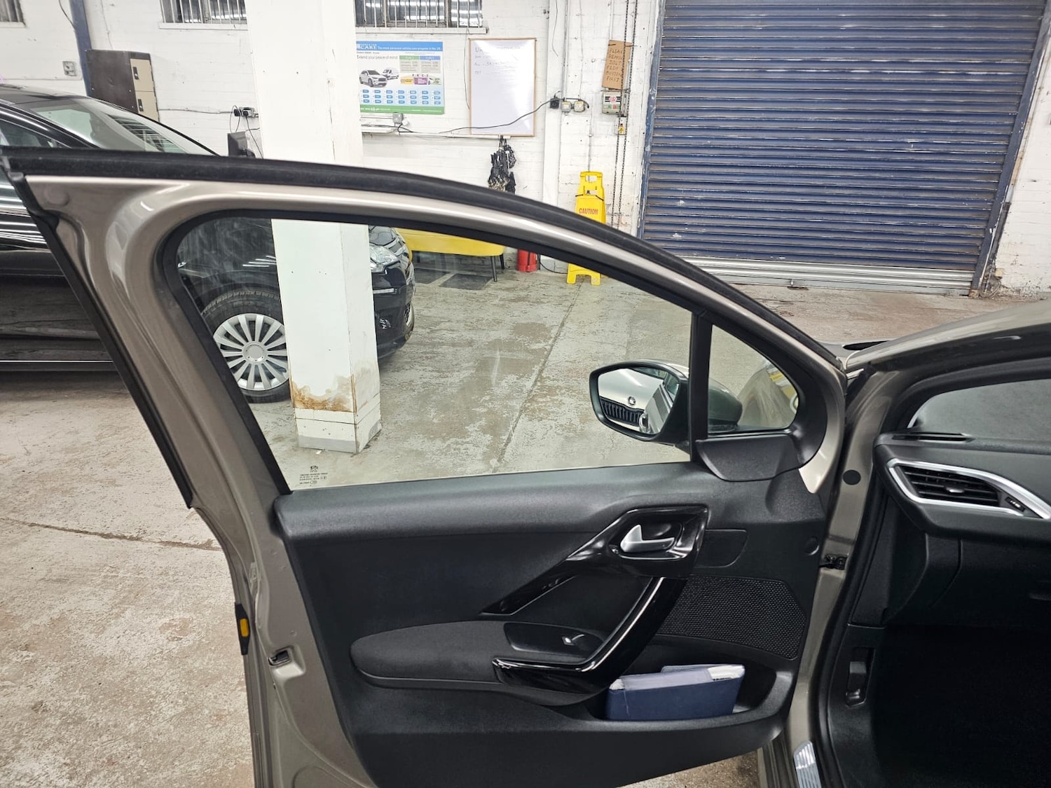 Used Peugeot 208 2014 for sale - 76431146: Photo 16