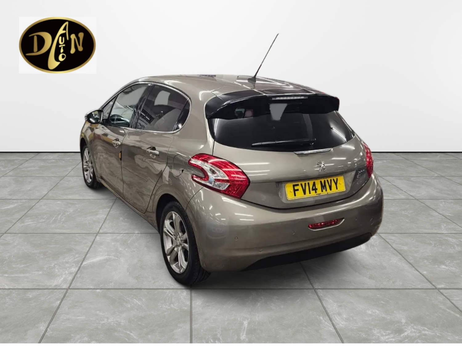 Used Peugeot 208 2014 for sale - 76431146: Photo 3
