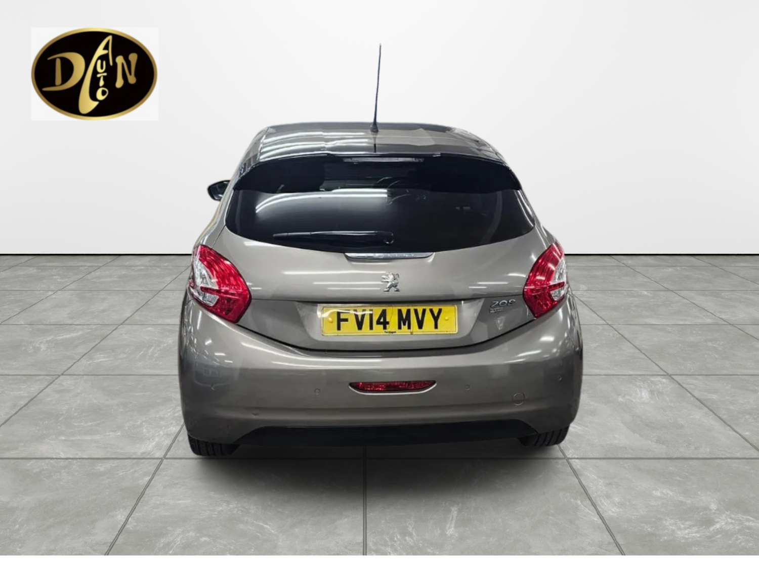 Used Peugeot 208 2014 for sale - 76431146: Photo 4