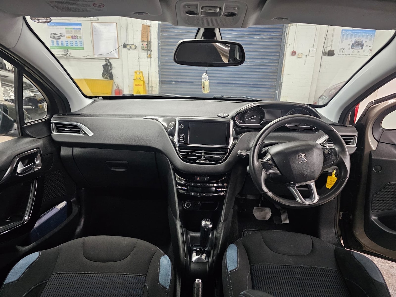 Used Peugeot 208 2014 for sale - 76431146: Photo 9