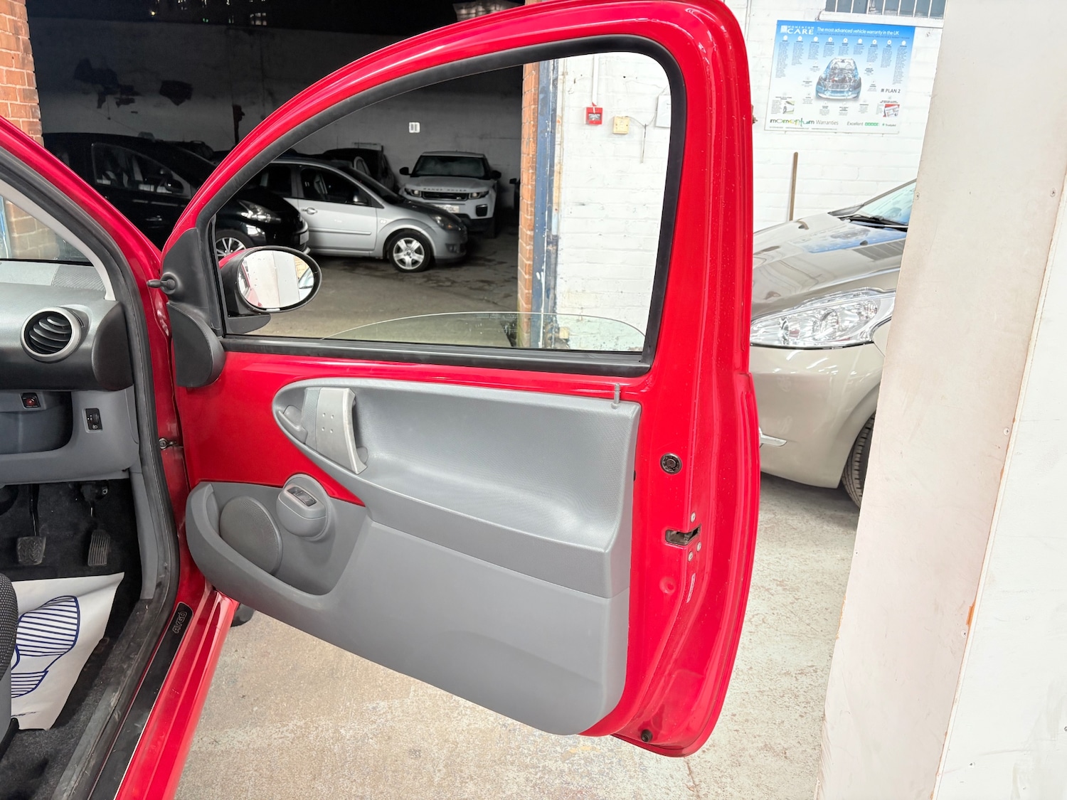 Used Toyota AYGO 2009 for sale - 76596100: Photo 12