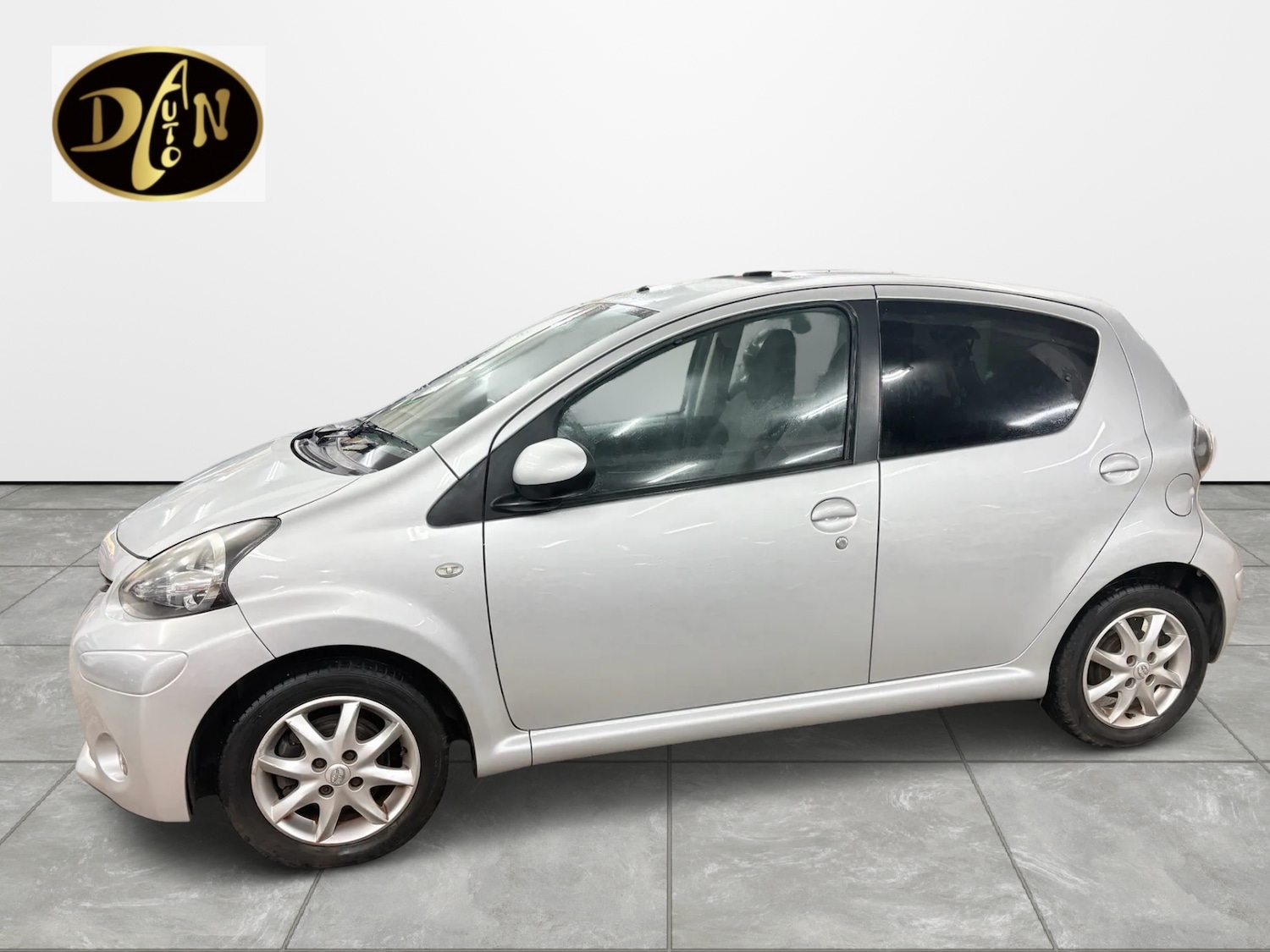 Used Toyota AYGO 2014 for sale - 76770261: Photo 2