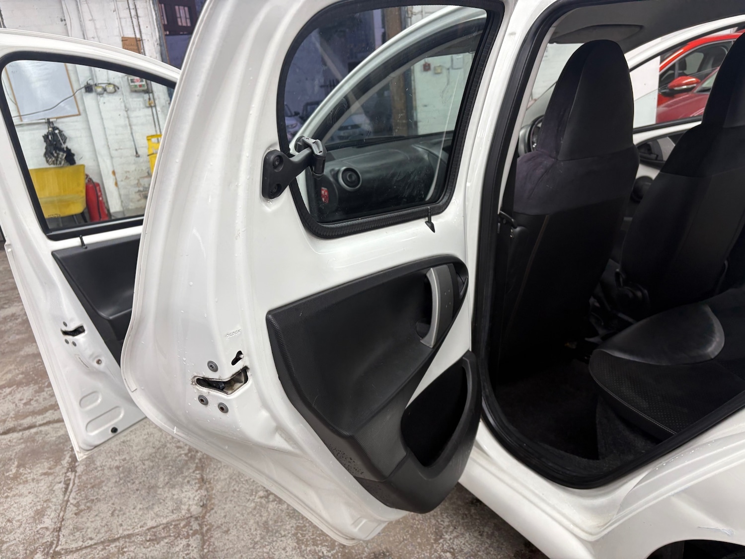 Used Toyota AYGO 2012 for sale - 77140575: Photo 17