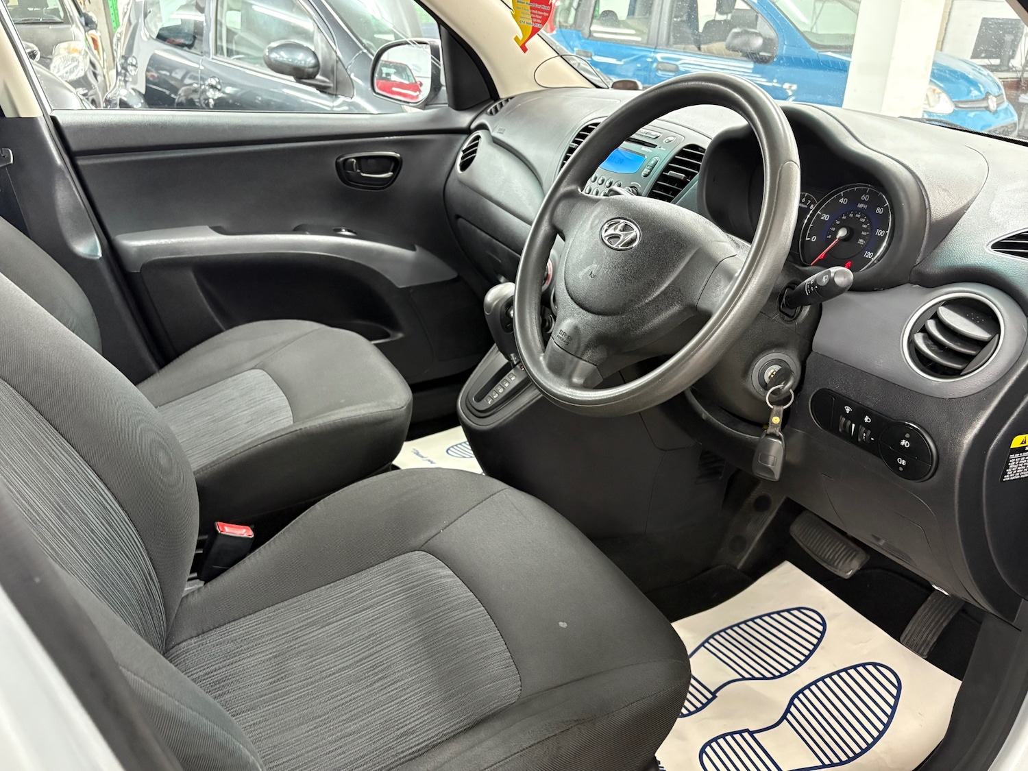 Used Hyundai i10 2013 for sale - 76107565: Photo 12