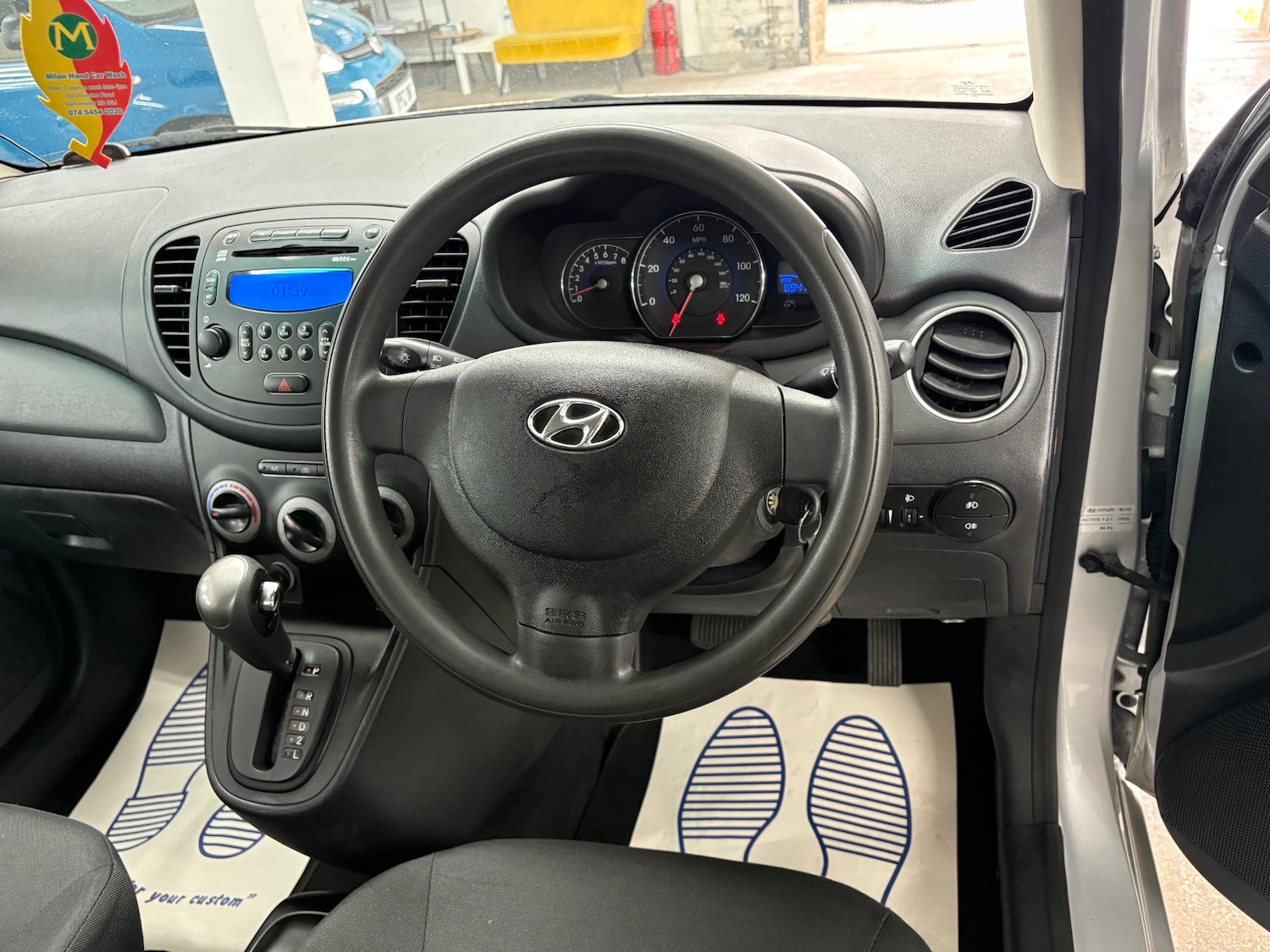Used Hyundai i10 2013 for sale - 76107565: Photo 13