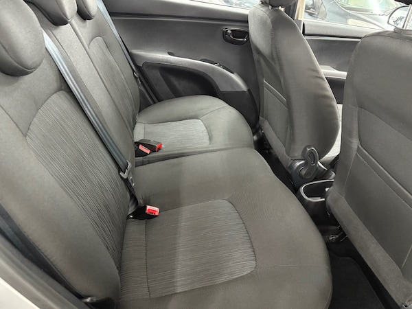 Used Hyundai i10 2013 for sale - 76107565: Photo 15