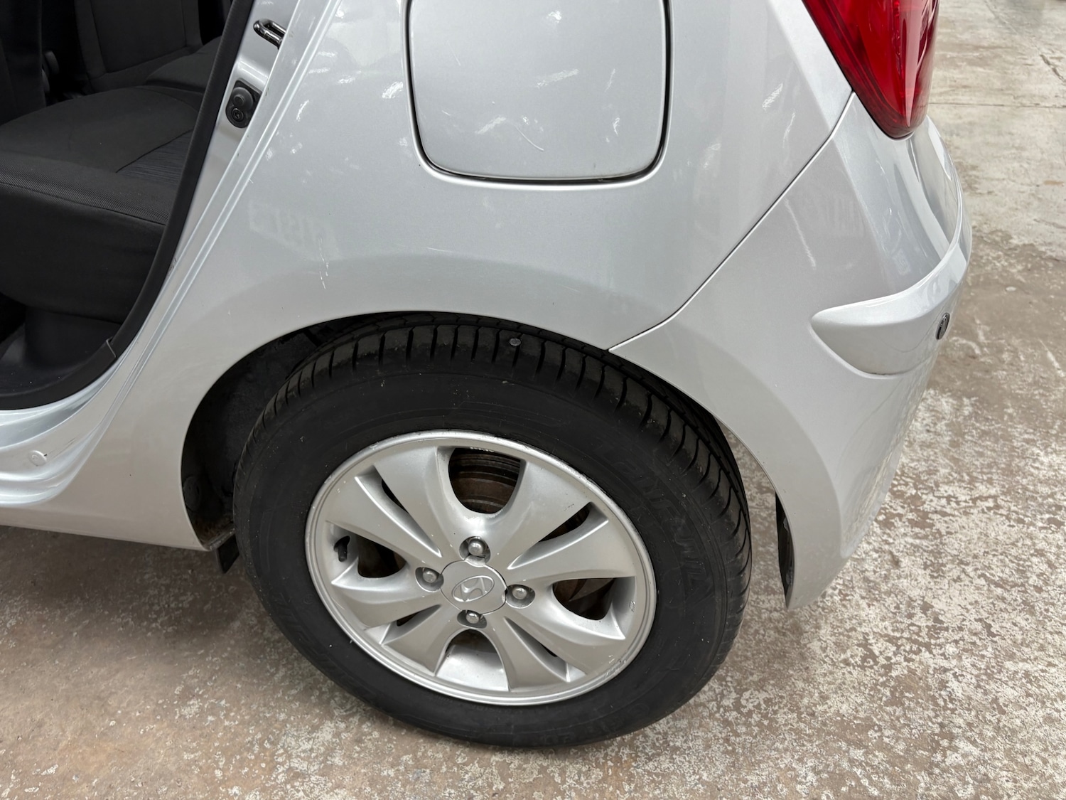 Used Hyundai i10 2013 for sale - 76107565: Photo 23