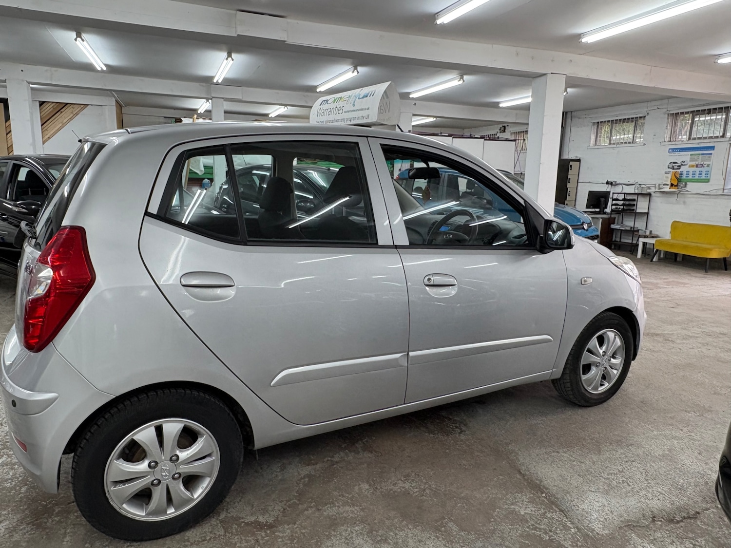 Used Hyundai i10 2013 for sale - 76107565: Photo 3