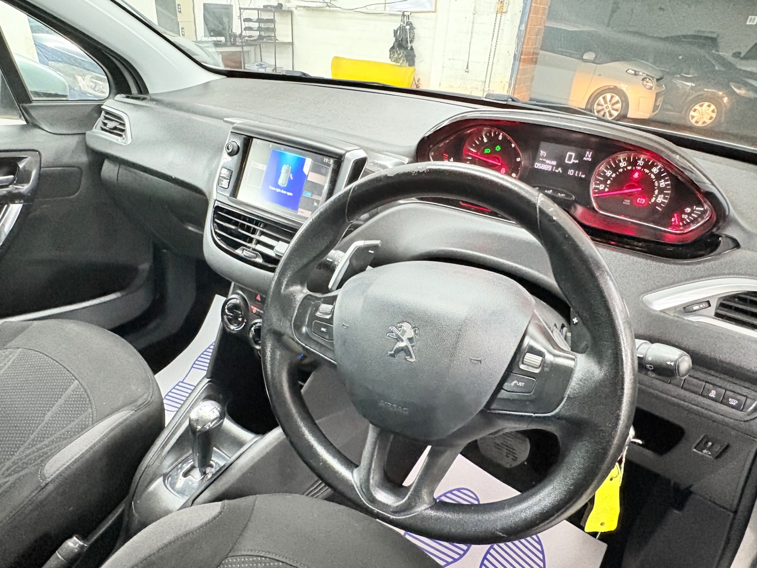 Used Peugeot 208 2013 for sale - 76325082: Photo 13