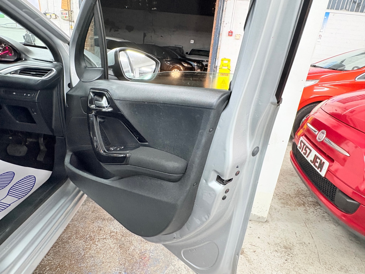 Used Peugeot 208 2013 for sale - 76325082: Photo 18