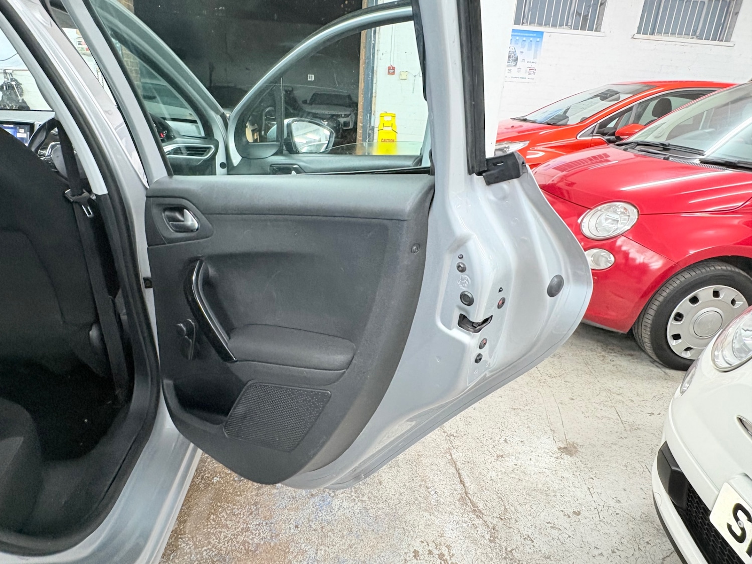 Used Peugeot 208 2013 for sale - 76325082: Photo 19