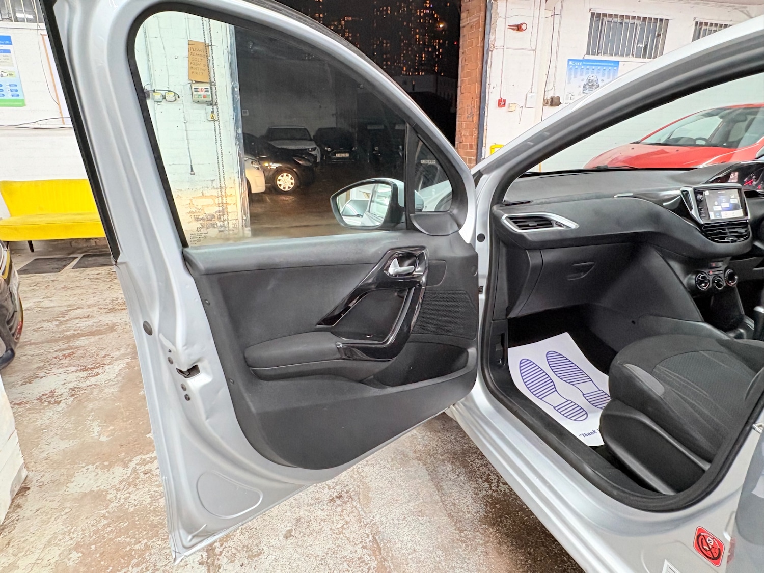 Used Peugeot 208 2013 for sale - 76325082: Photo 20