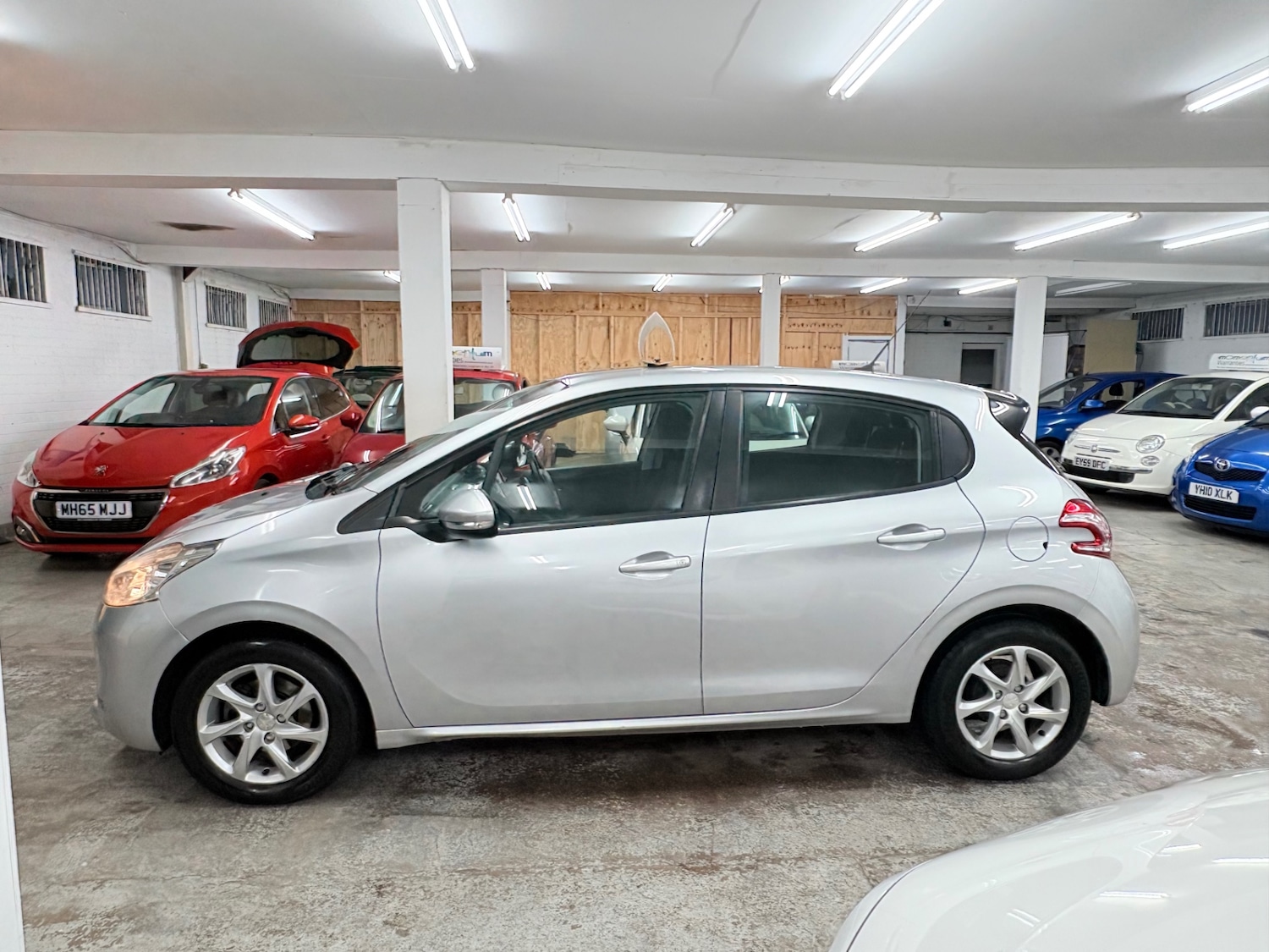 Used Peugeot 208 2013 for sale - 76325082: Photo 3