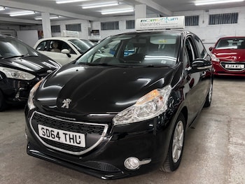 Used Peugeot 208 2014 for sale - 76107557: Photo