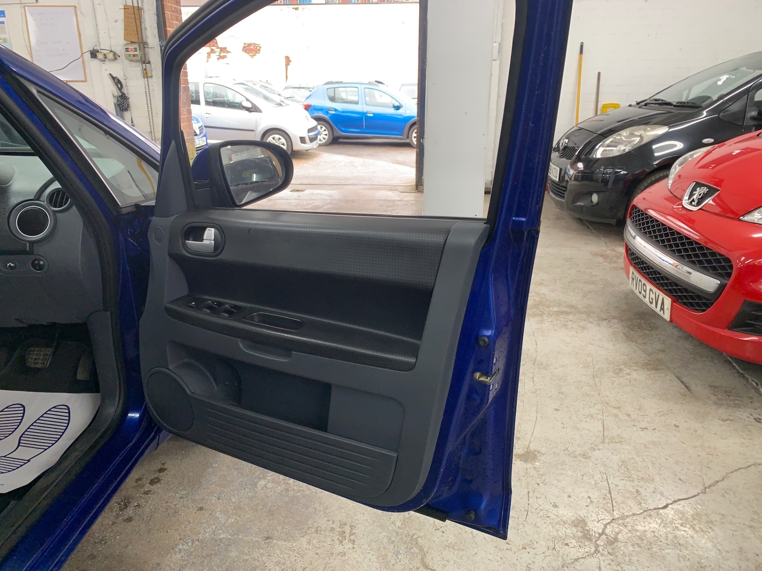 Used Mitsubishi Colt 2009 for sale - 76107568: Photo 18