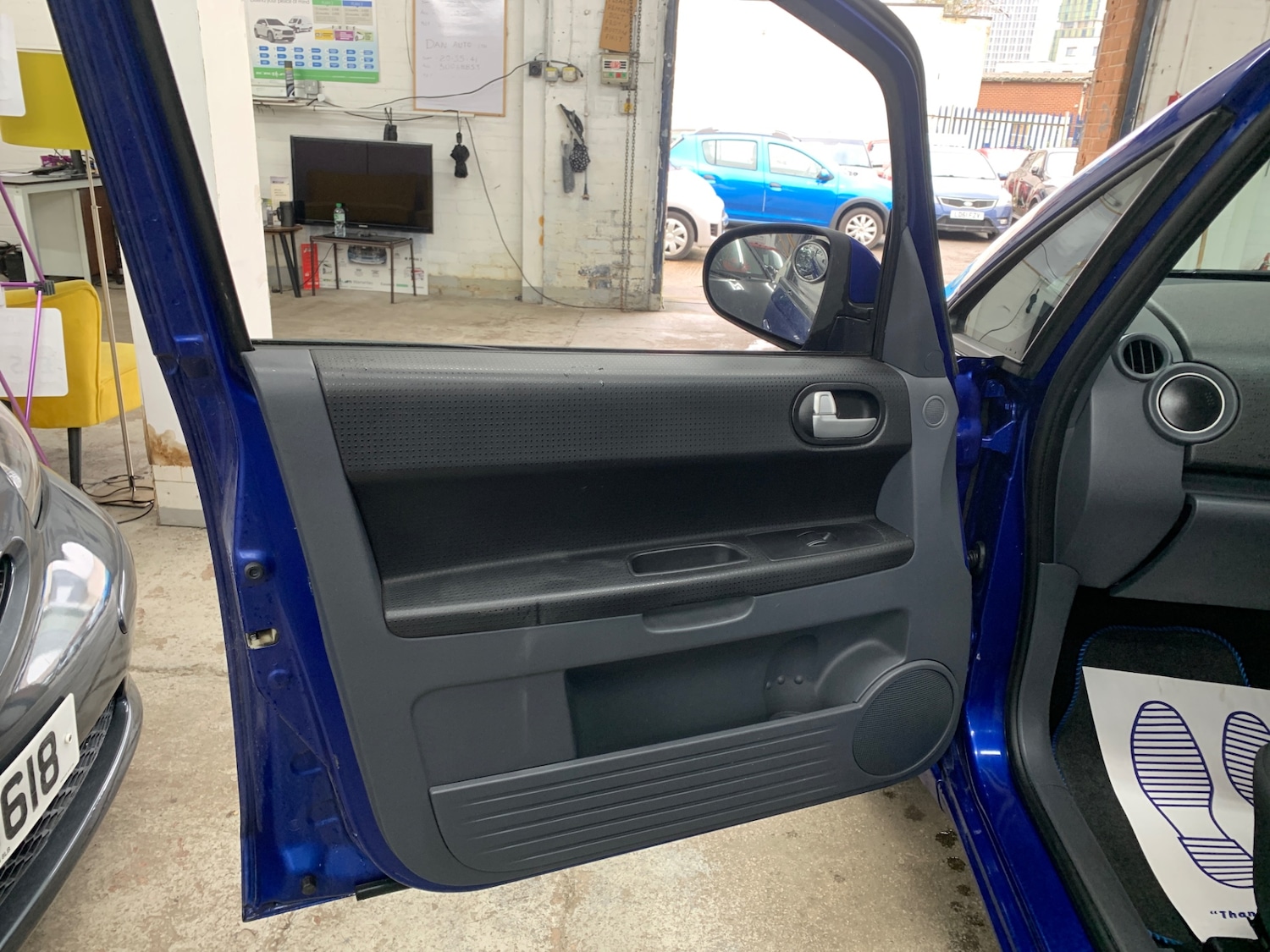Used Mitsubishi Colt 2009 for sale - 76107568: Photo 20