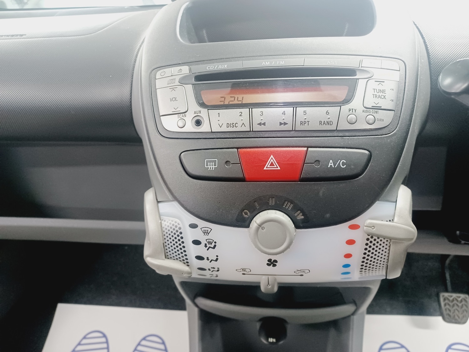 Used Toyota AYGO 2009 for sale - 77950719: Photo 20