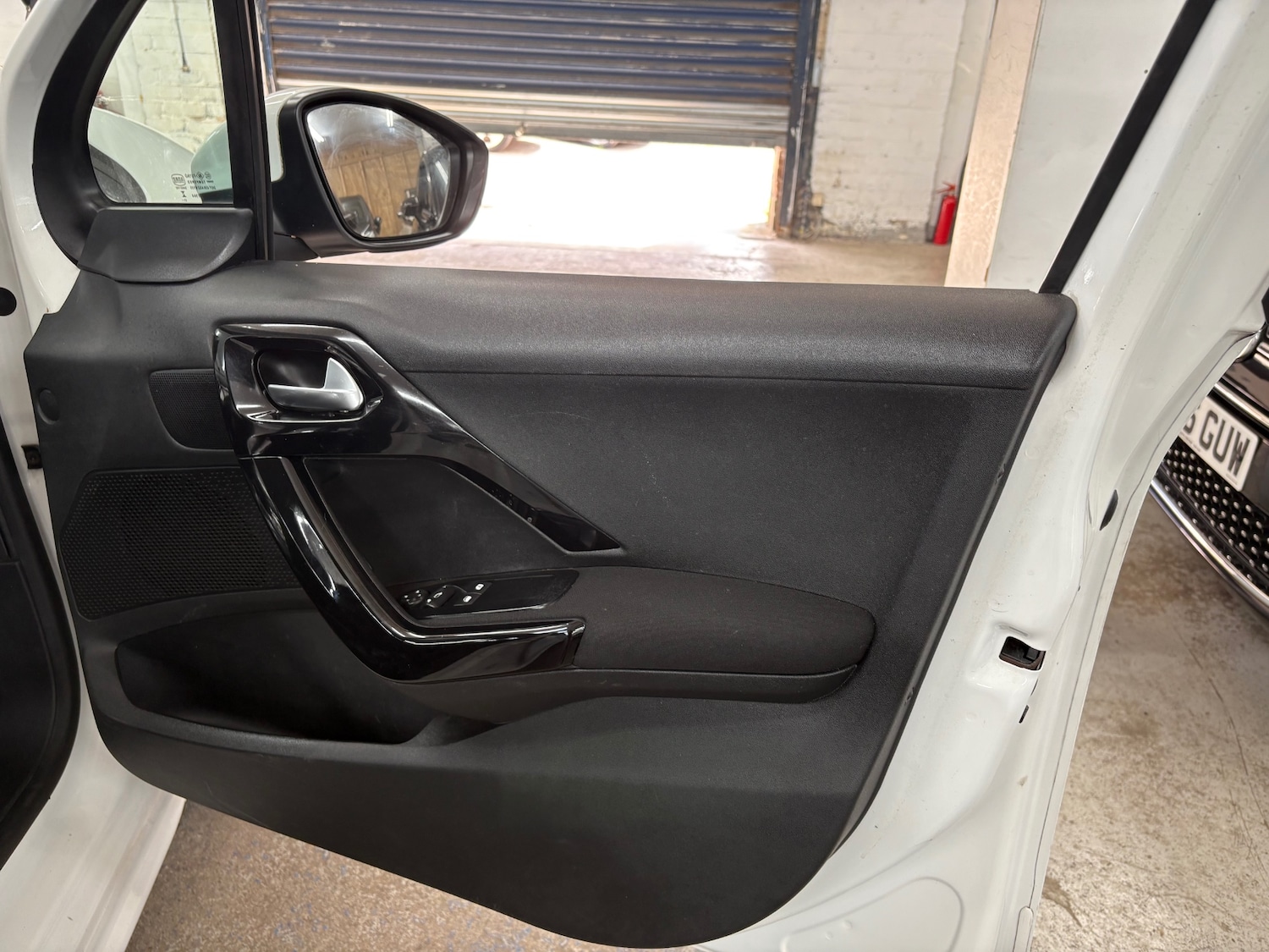 Used Peugeot 208 2014 for sale - 76471378: Photo 15