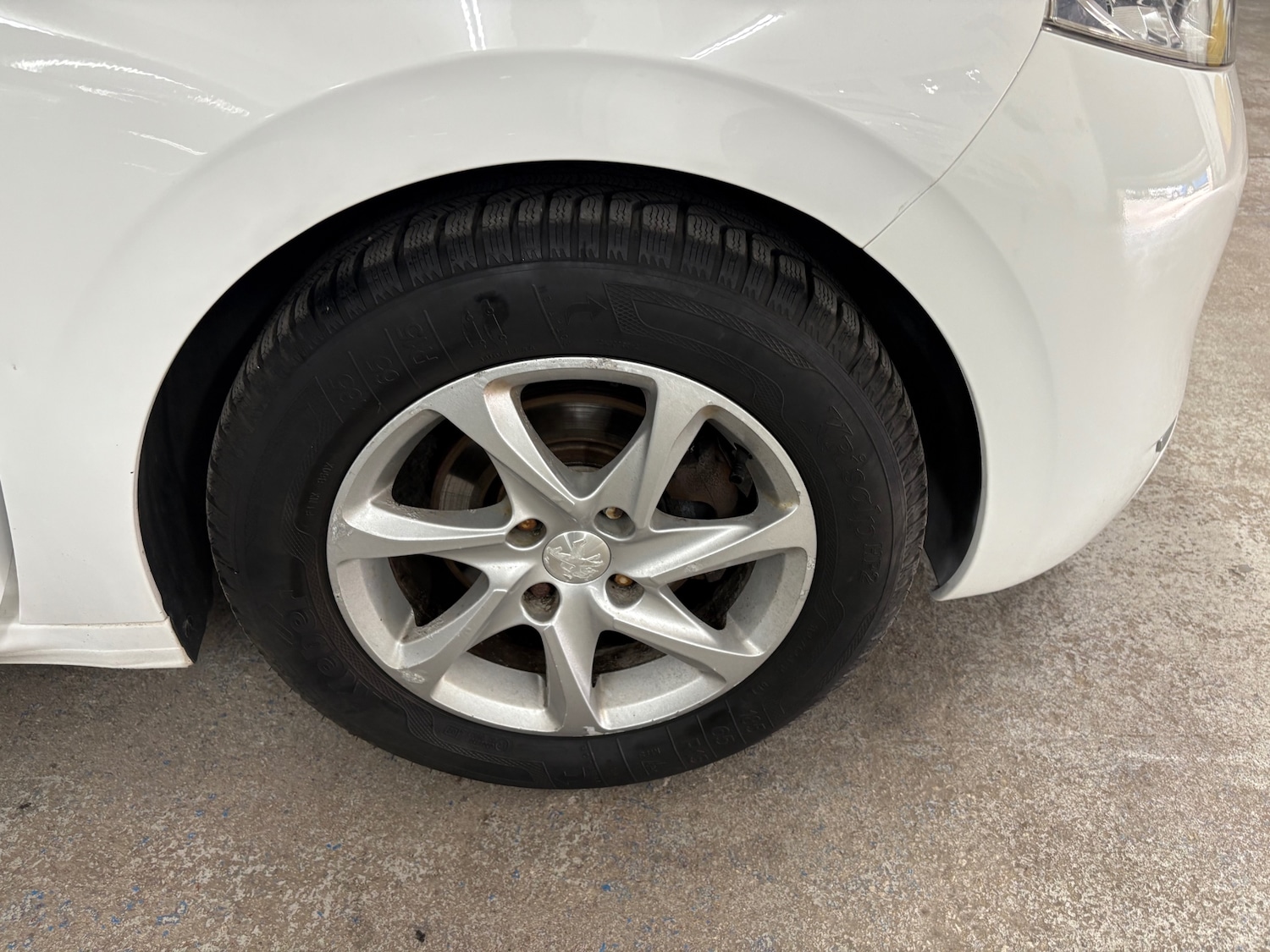 Used Peugeot 208 2014 for sale - 76471378: Photo 22