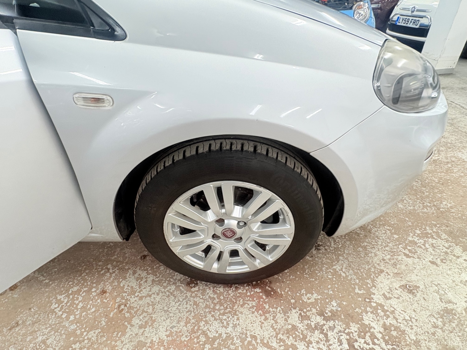 Used Fiat Punto 2012 for sale - 77508795: Photo 24