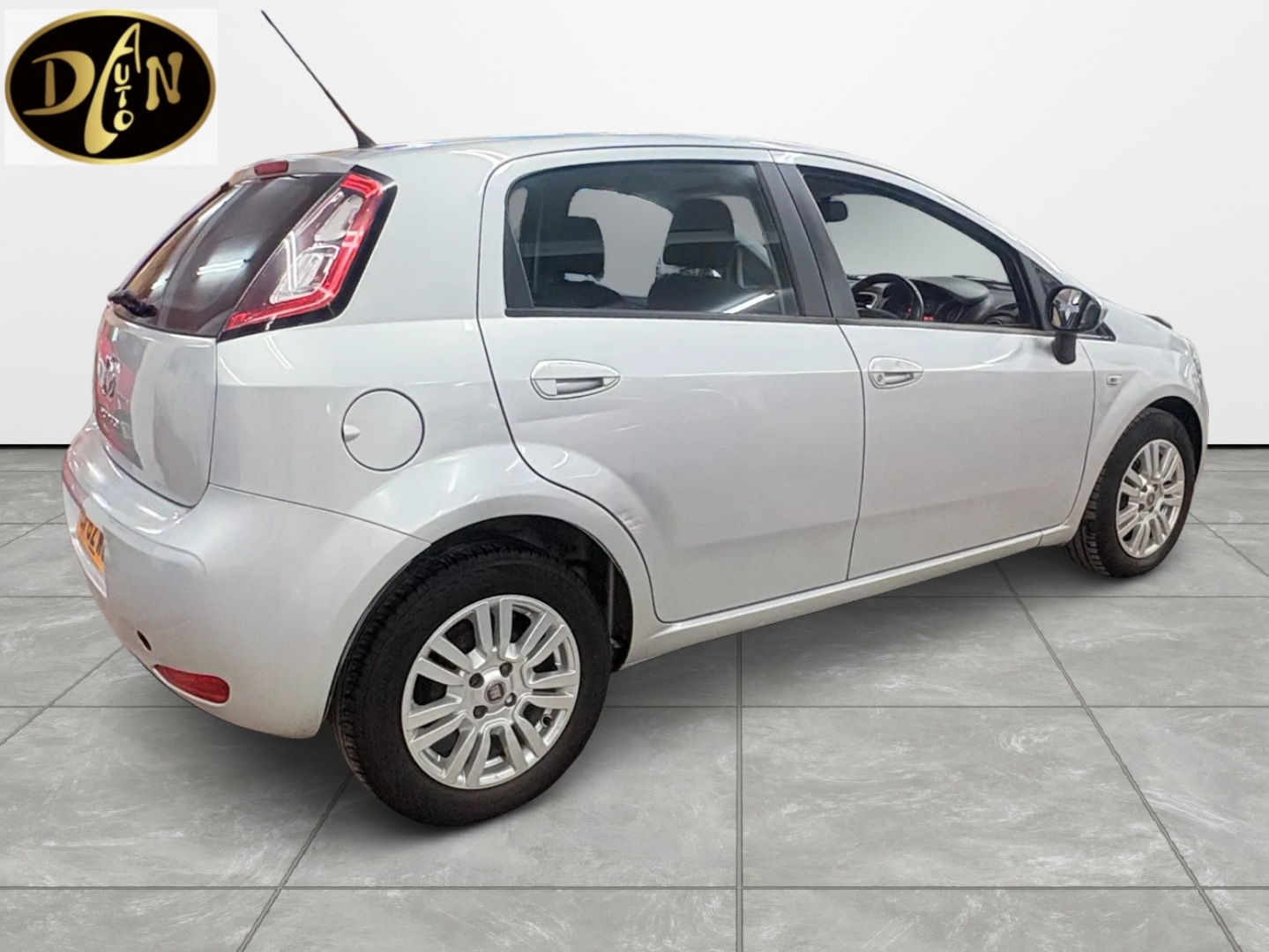 Used Fiat Punto 2012 for sale - 77508795: Photo 4