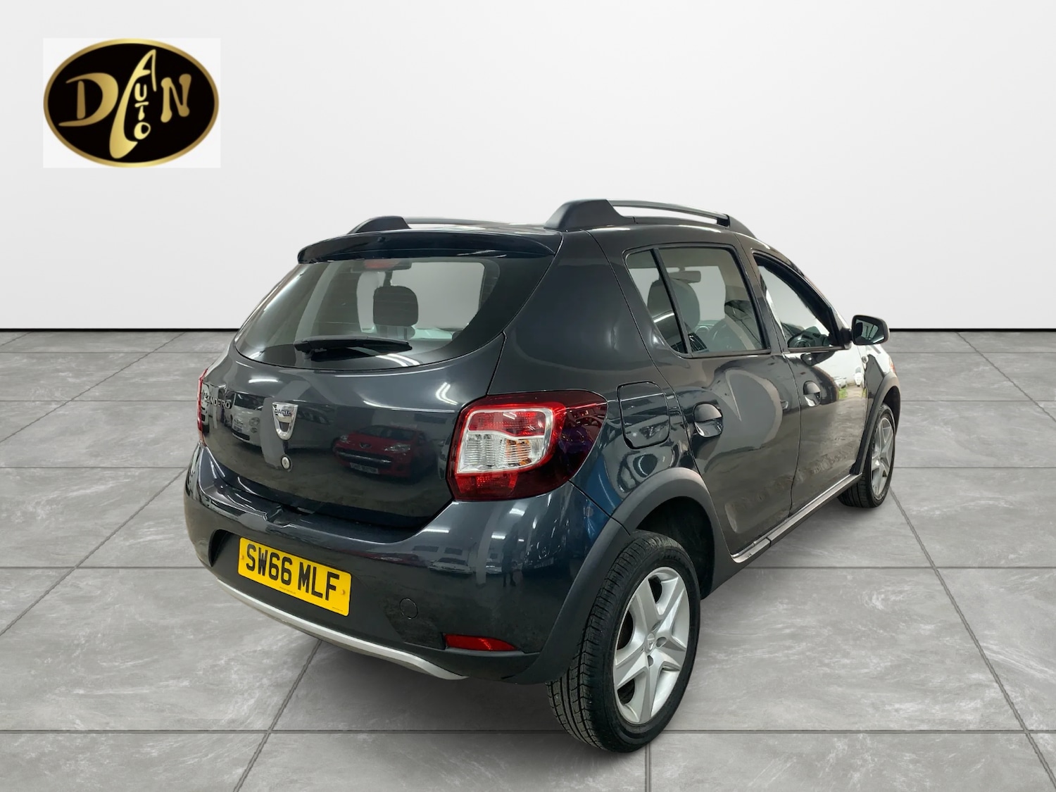Used Dacia Sandero Stepway 2016 for sale - 77915325: Photo 2