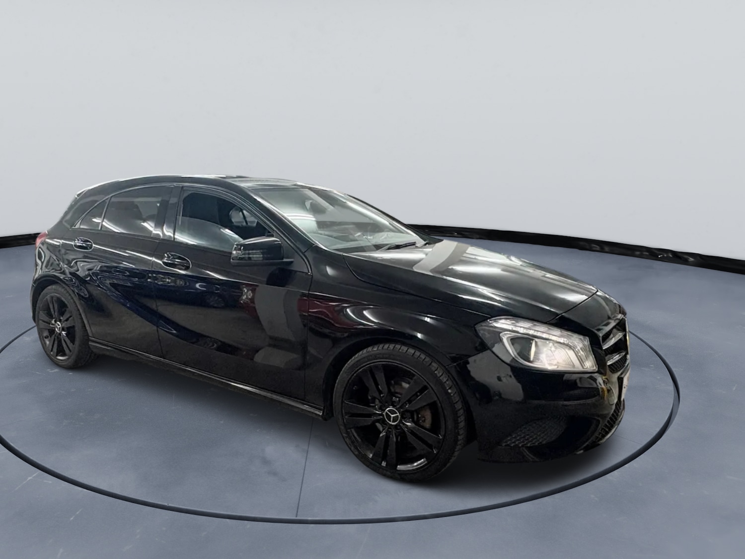 Used Mercedes-Benz A-Class 2015 for sale - 76376976: Photo 3