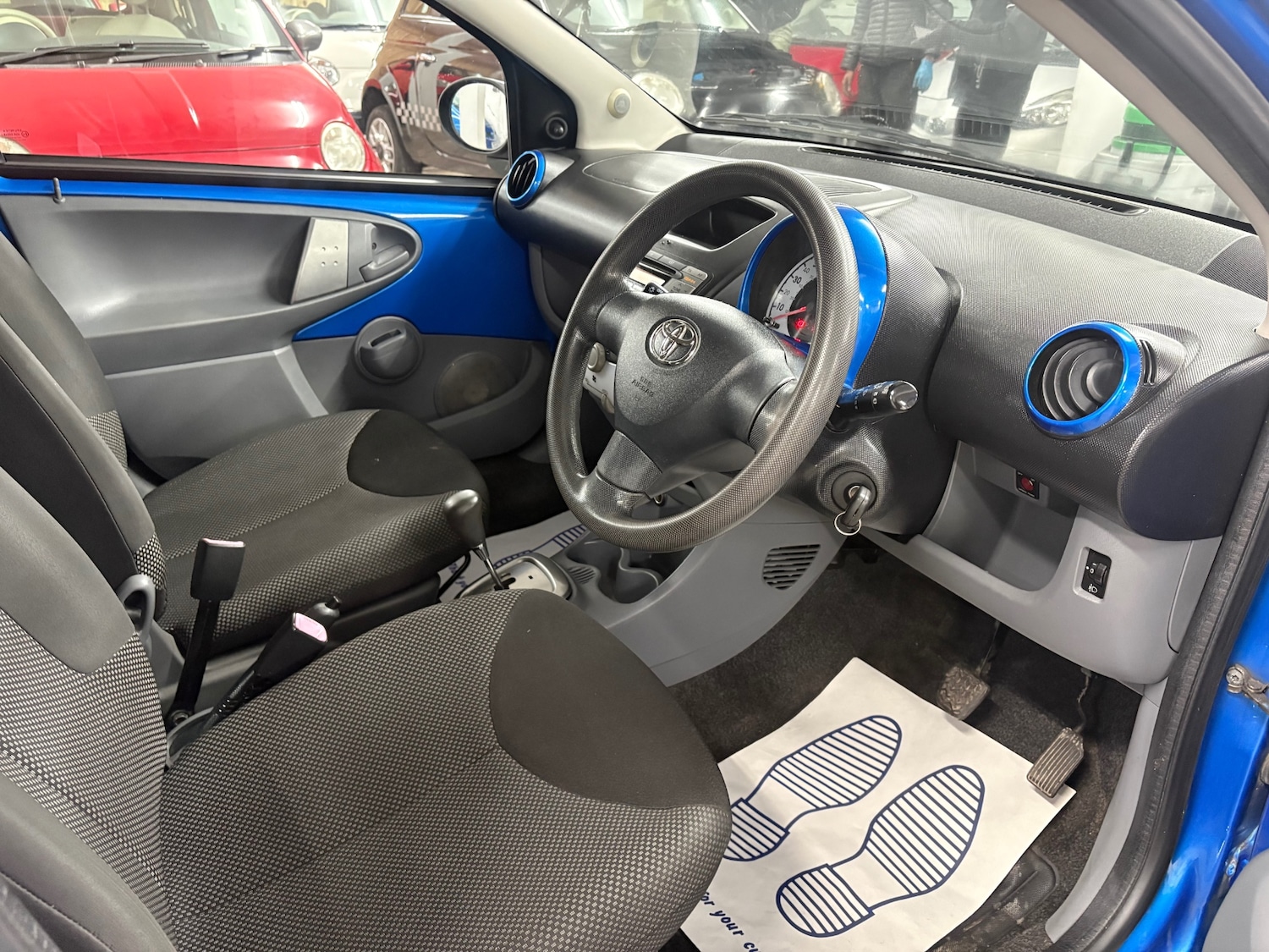 Used Toyota AYGO 2010 for sale - 77891519: Photo 11