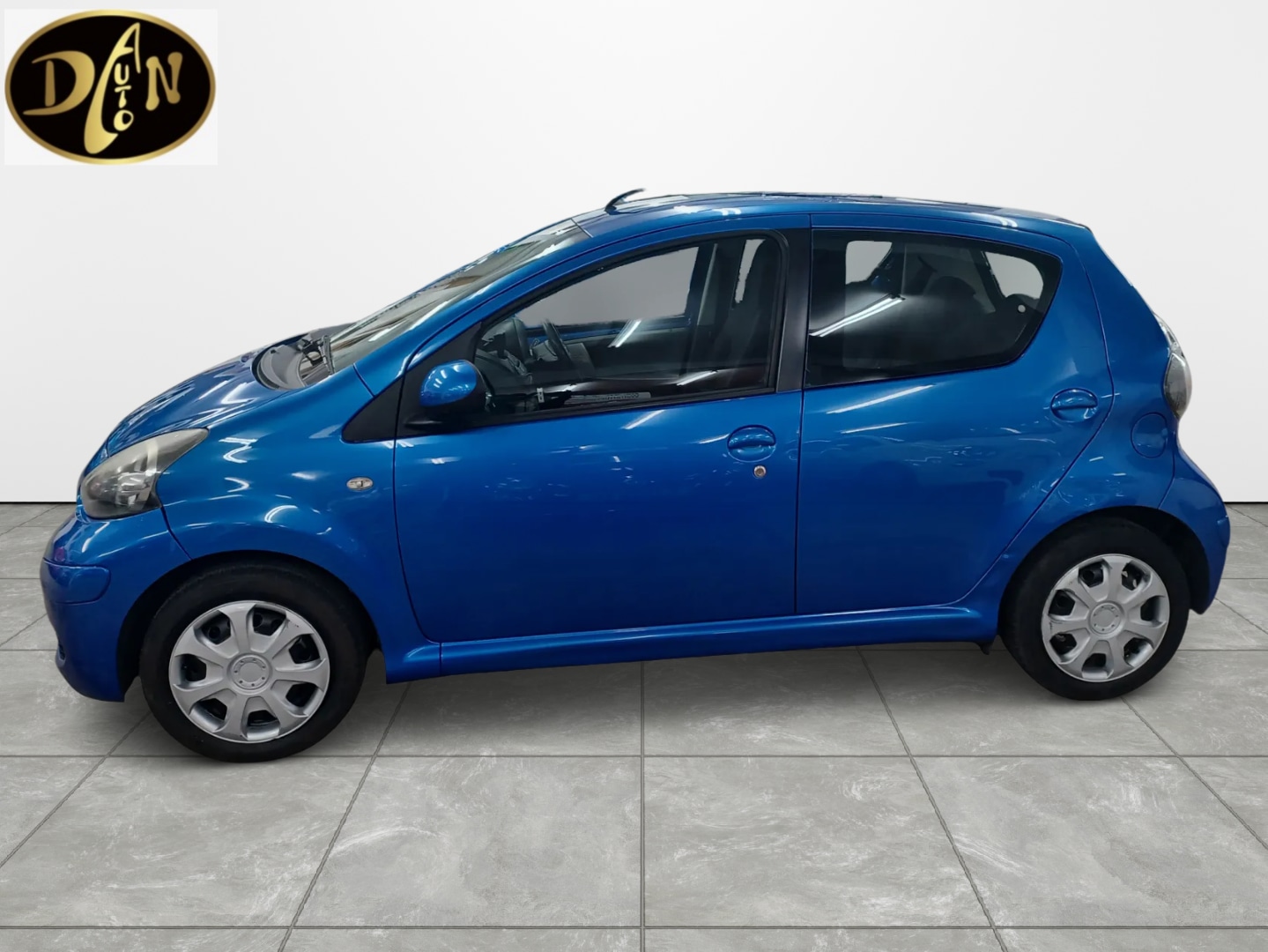Used Toyota AYGO 2010 for sale - 77891519: Photo 2