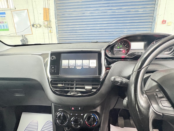 Used Peugeot 208 2016 for sale - 76266197: Photo 18
