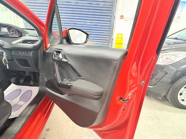 Used Peugeot 208 2016 for sale - 76266197: Photo 23