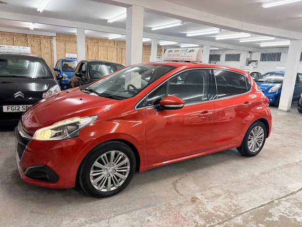 Used Peugeot 208 2016 for sale - 76266197: Photo 2