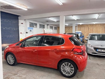 Used Peugeot 208 2016 for sale - 76266197: Photo 4