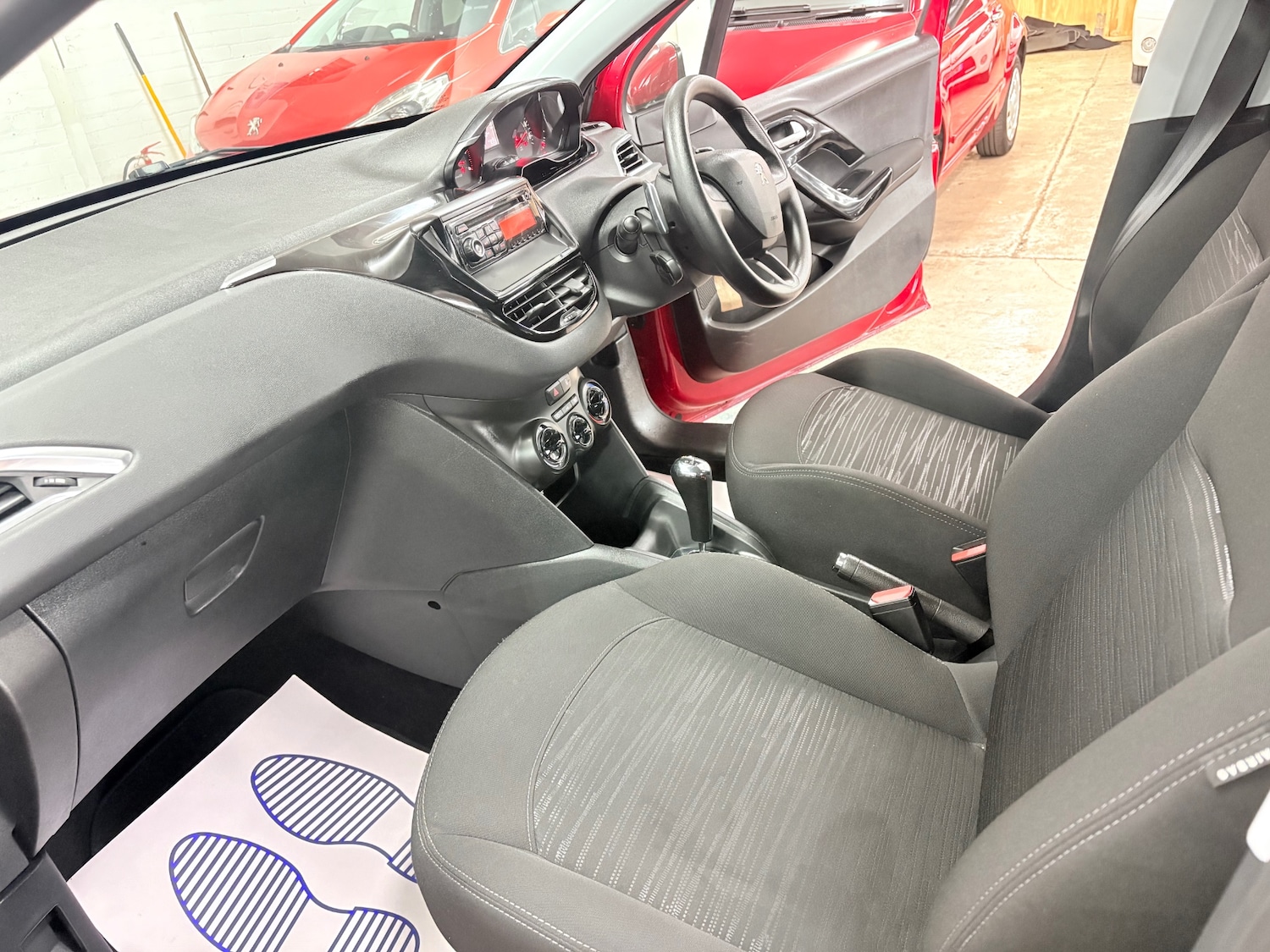 Used Peugeot 208 2012 for sale - 76347277: Photo 13