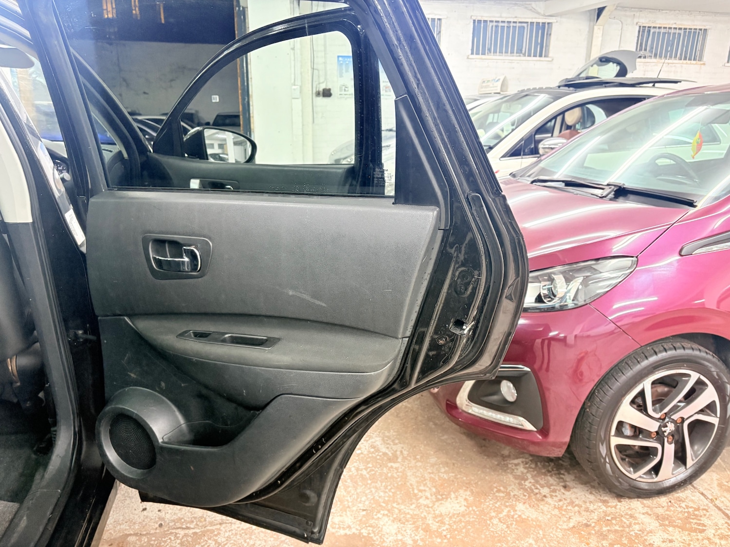 Used Nissan Qashqai 2012 for sale - 76799580: Photo 13