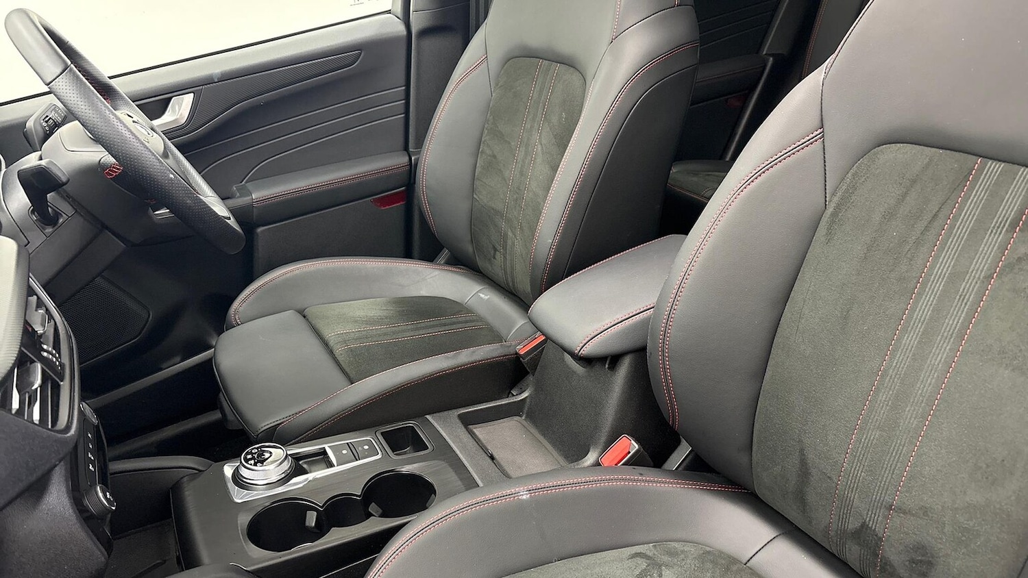 Used Ford Kuga 2024 for sale - 76940484: Photo 16