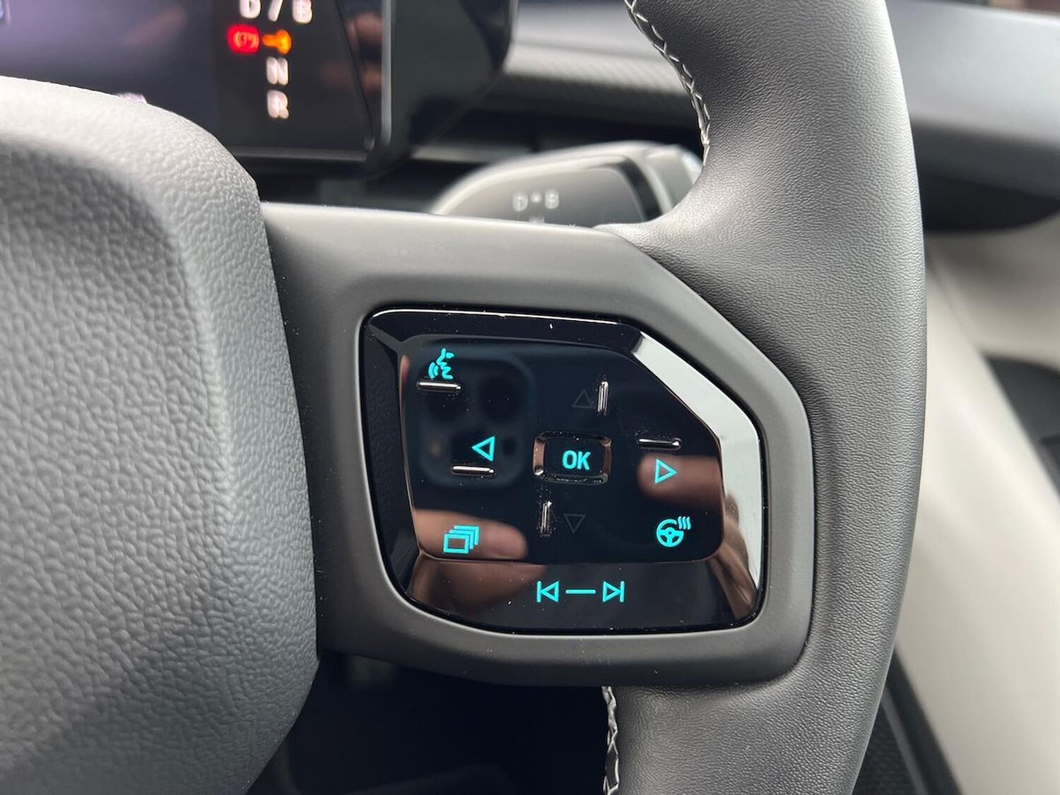 Used Ford Explorer 2024 for sale - 78194321: Photo 29