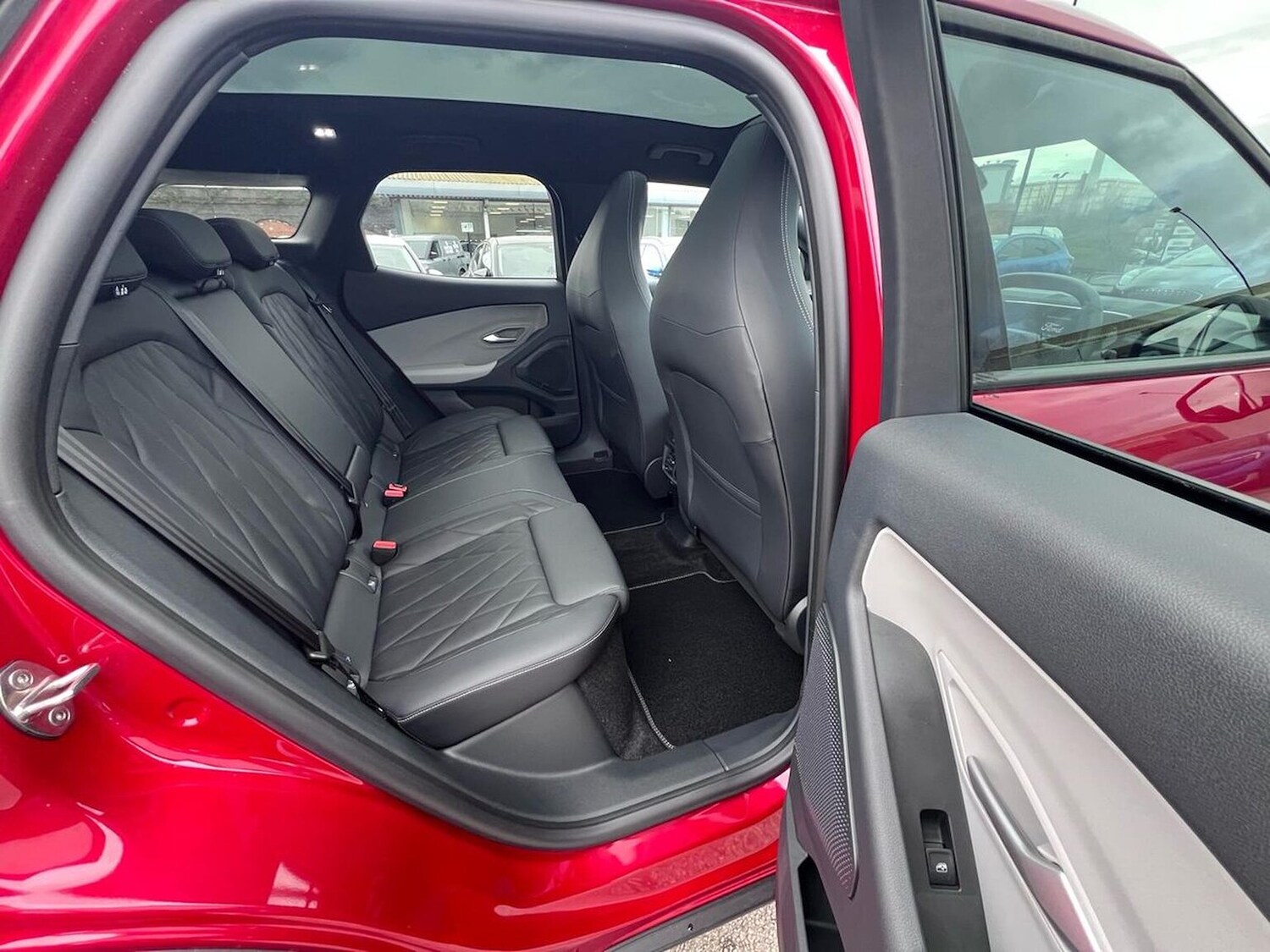 Used Ford Explorer 2024 for sale - 78194321: Photo 35