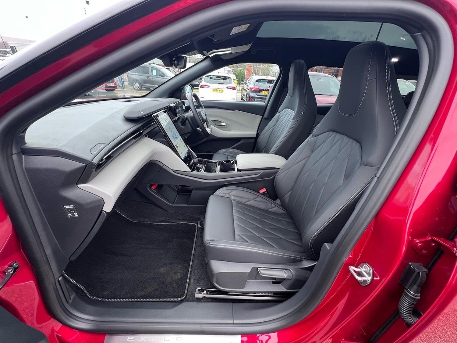 Used Ford Explorer 2024 for sale - 78194321: Photo 37