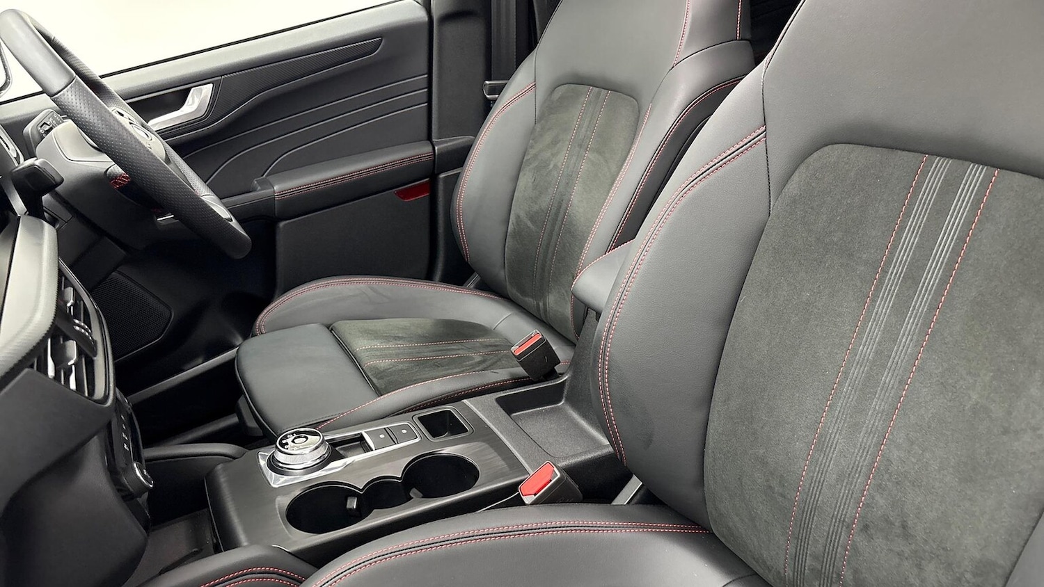 Used Ford Kuga 2025 for sale - 76945930: Photo 16