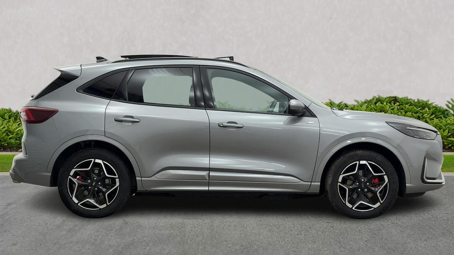 Used Ford Kuga 2025 for sale - 76945930: Photo 3