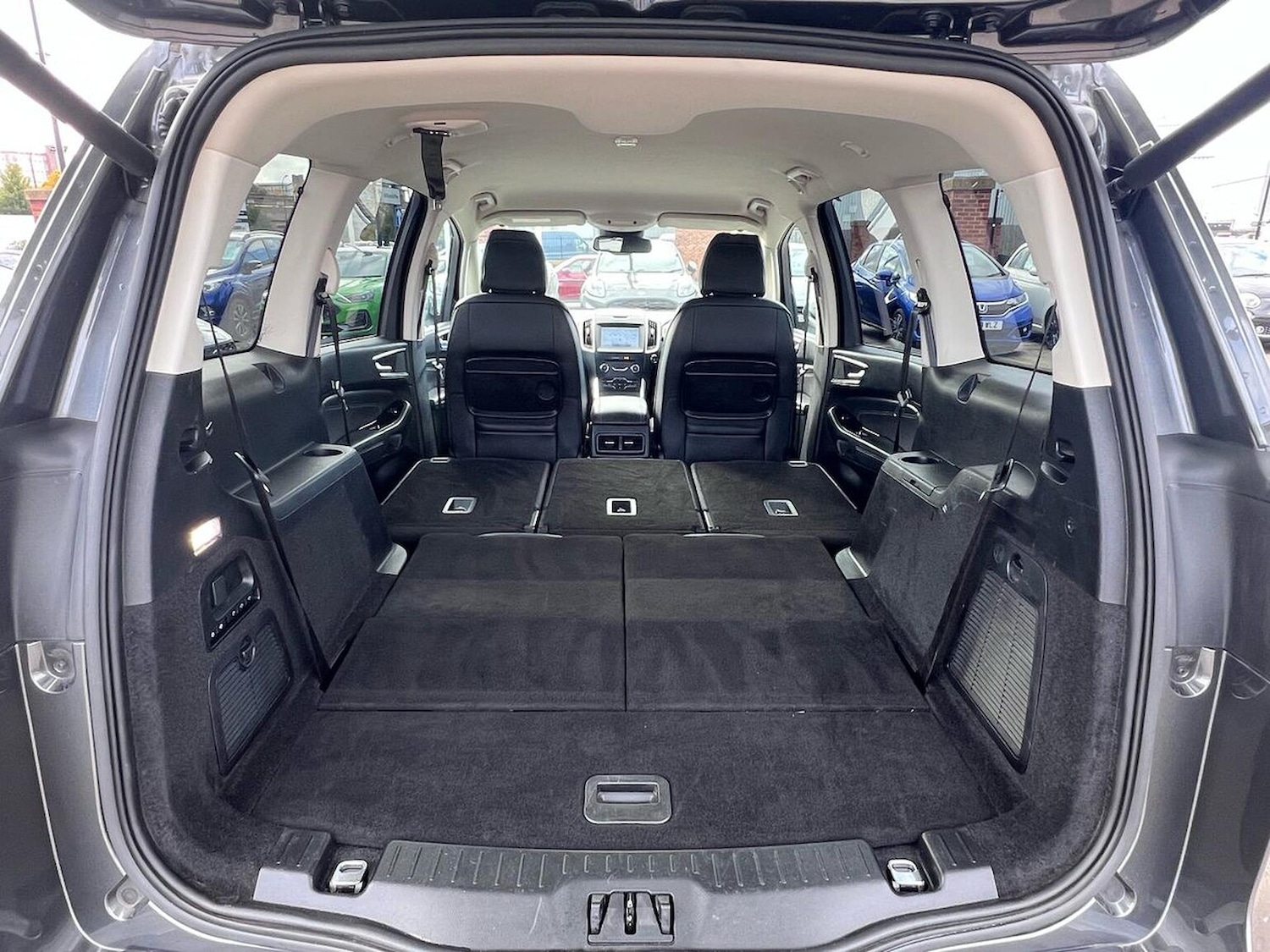 Used Ford Galaxy 2022 for sale - 76628060: Photo 35