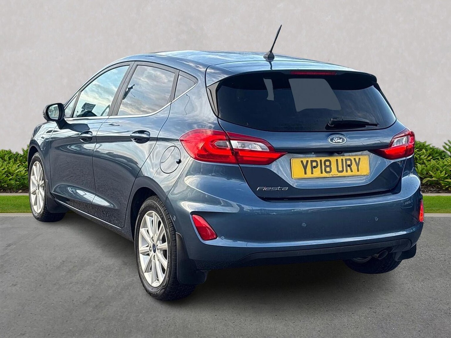 Used Ford Fiesta 2018 for sale - 76860033: Photo 2