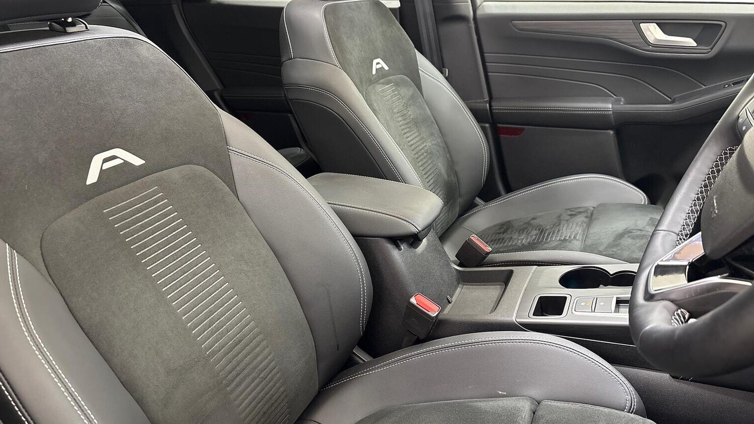 Used Ford Kuga 2024 for sale - 76945934: Photo 15