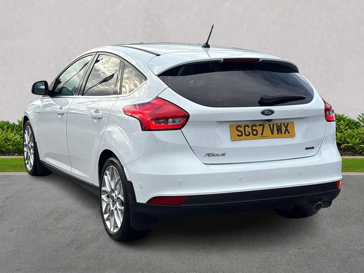 Used Ford Focus 2017 for sale - 76735539: Photo 2