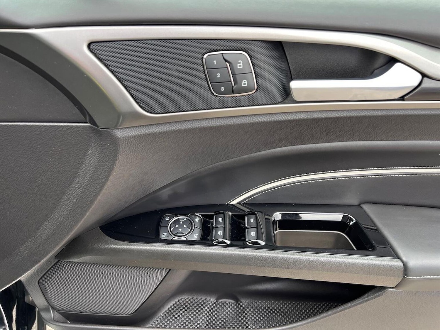 Used Ford Mondeo 2019 for sale - 78131847: Photo 32