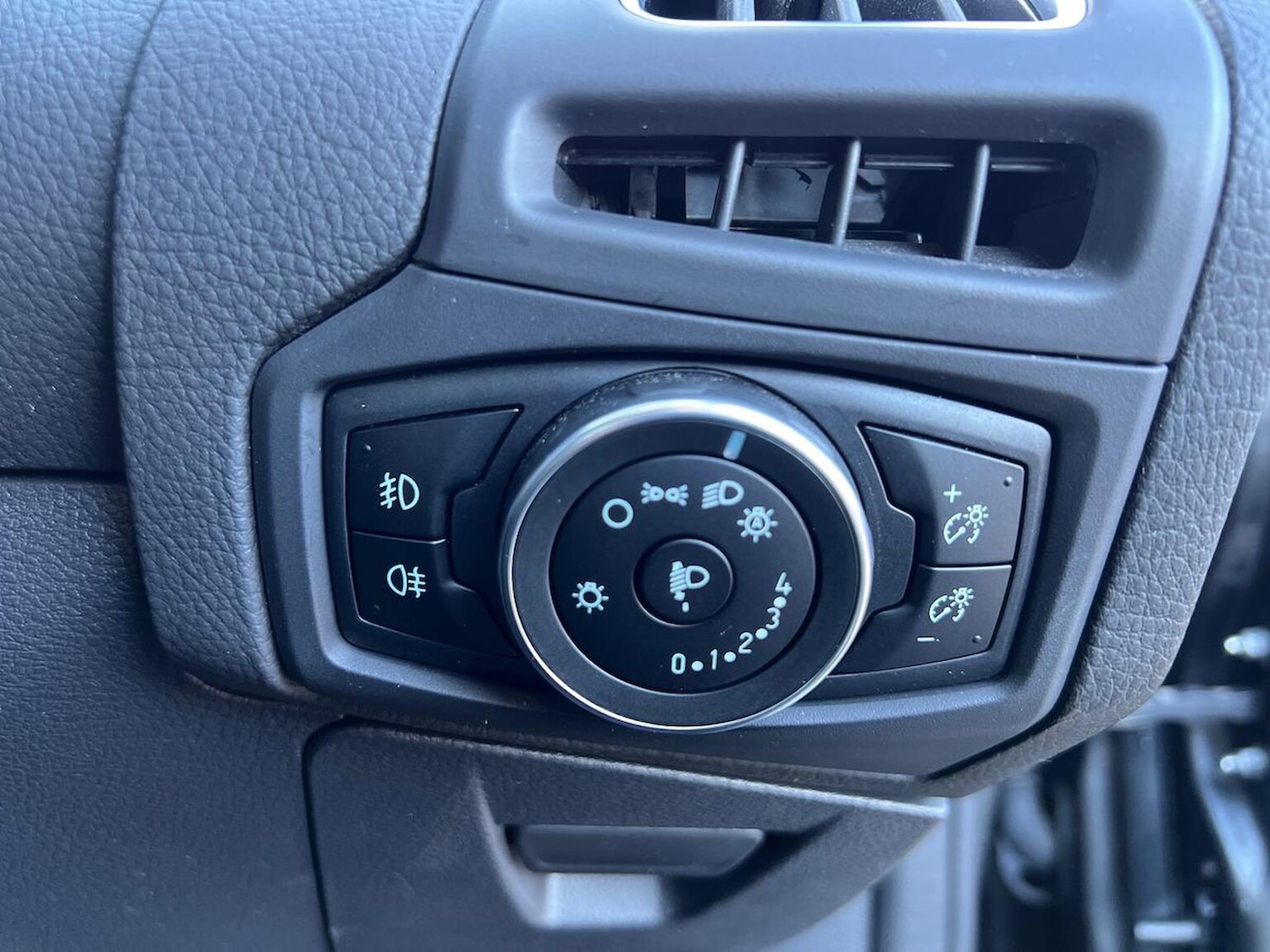 Used Ford Focus 2017 for sale - 77011933: Photo 24