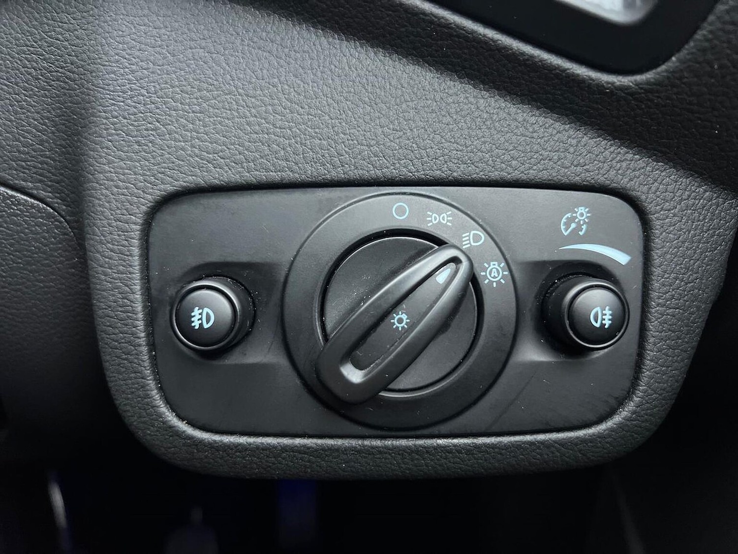 Used Ford Kuga 2017 for sale - 77033461: Photo 24