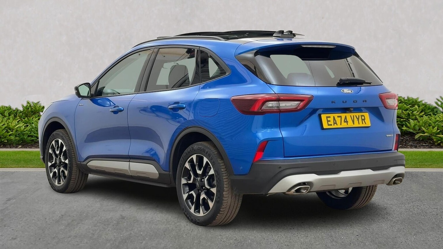 Used Ford Kuga 2024 for sale - 76832022: Photo 2