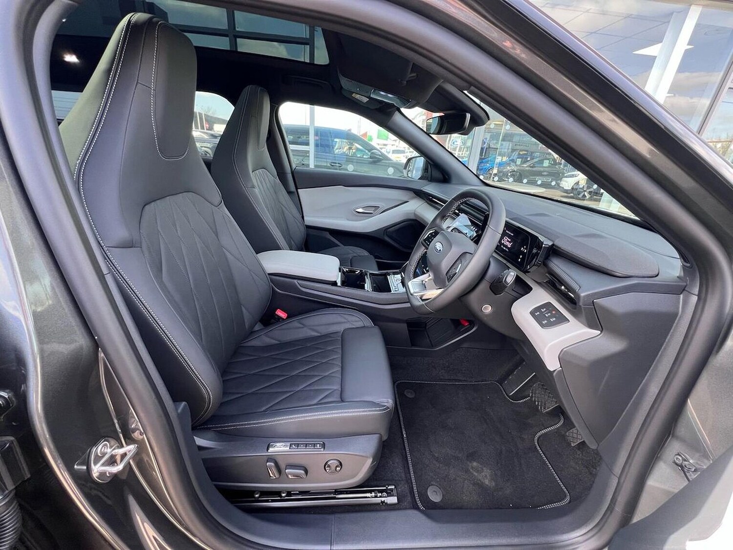 Used Ford Explorer 2026 for sale - 78210260: Photo 33